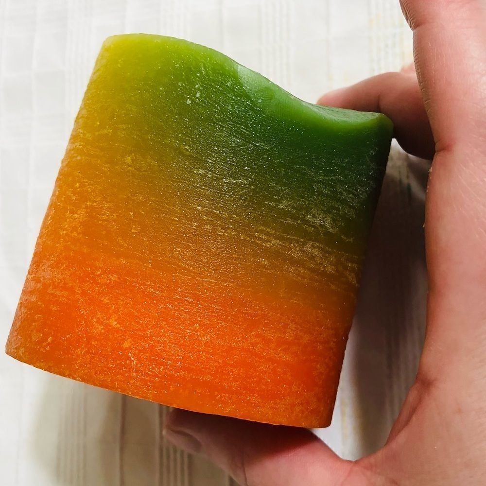 Handcrafted Timber Scented Candle (Orange/Green)‎ - Picture 11 of 11